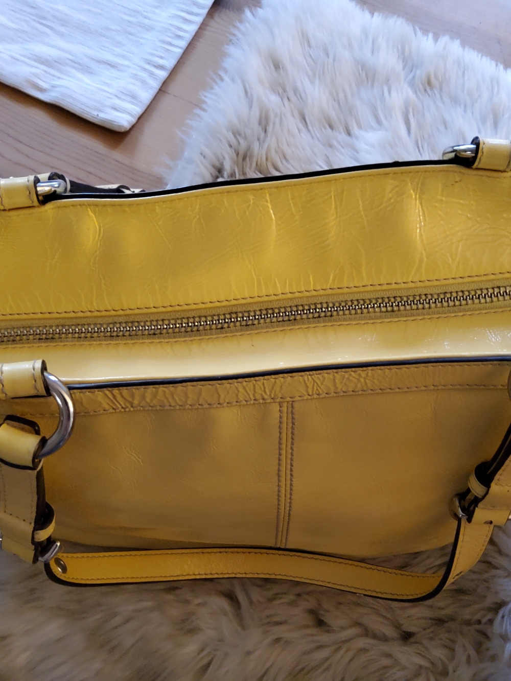 Coach Peyton Leather Gallery Tote F13761 GUC - Picture 5 of 16